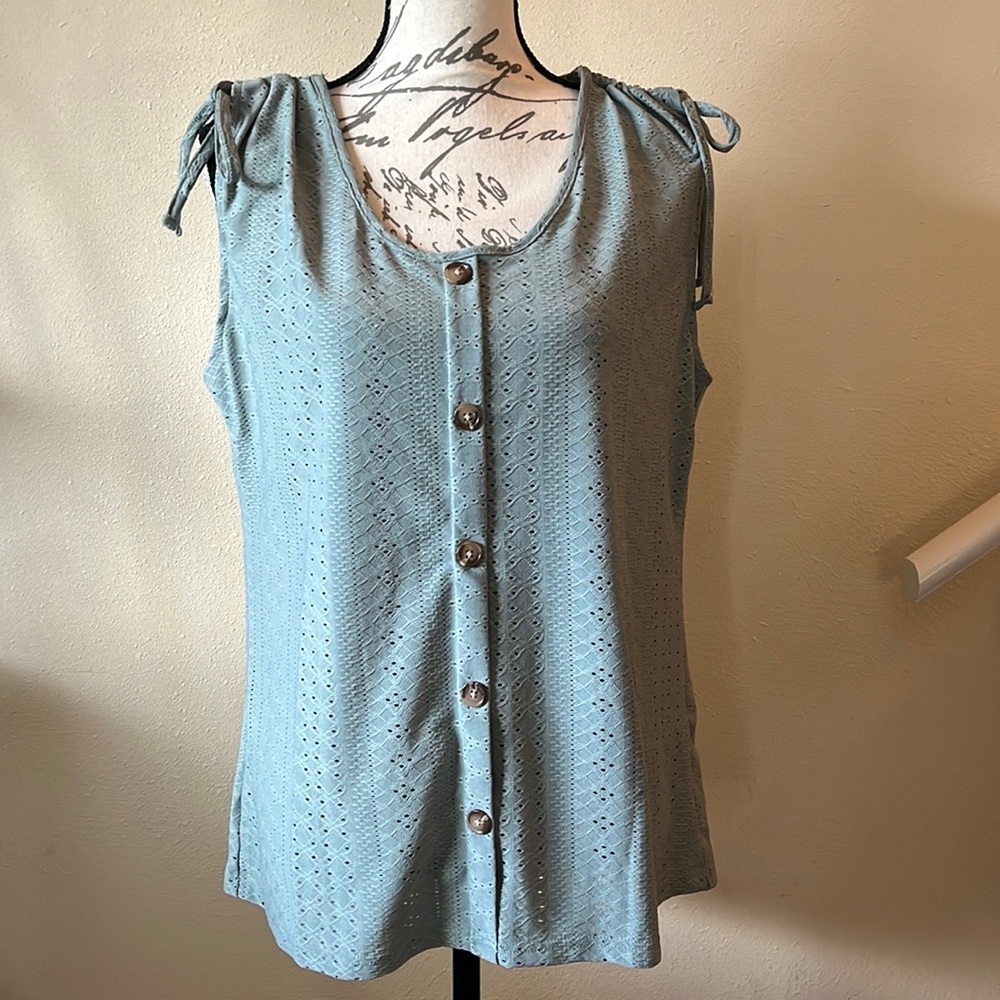 Sleeveless Shirt